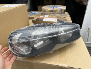 Nissan Skyline BNR34 GT-R Headlight RIGHT HID Xenon