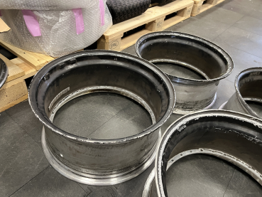 Nissan LMGT2 17" Rohlinge Barrels BNR32 8 und 9J