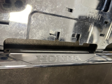 Preview: JDM Kennzeichen Rahmen Original Silber Honda geriffelt