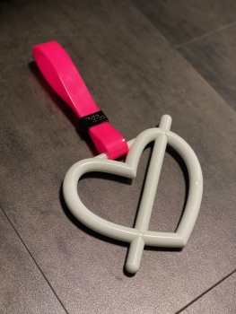 Import Bible Heartbreaker Tsurikawa White Strap Heart Pink