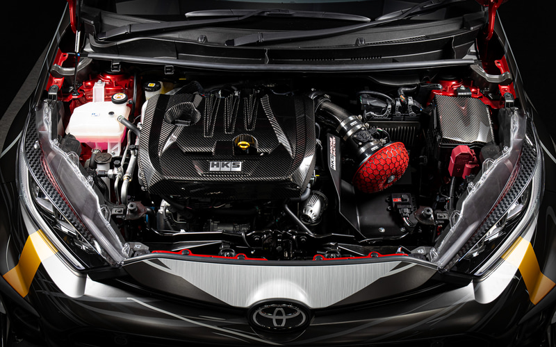 HKS Dry Carbon Motor Abdeckung Toyota Yaris GR 20+