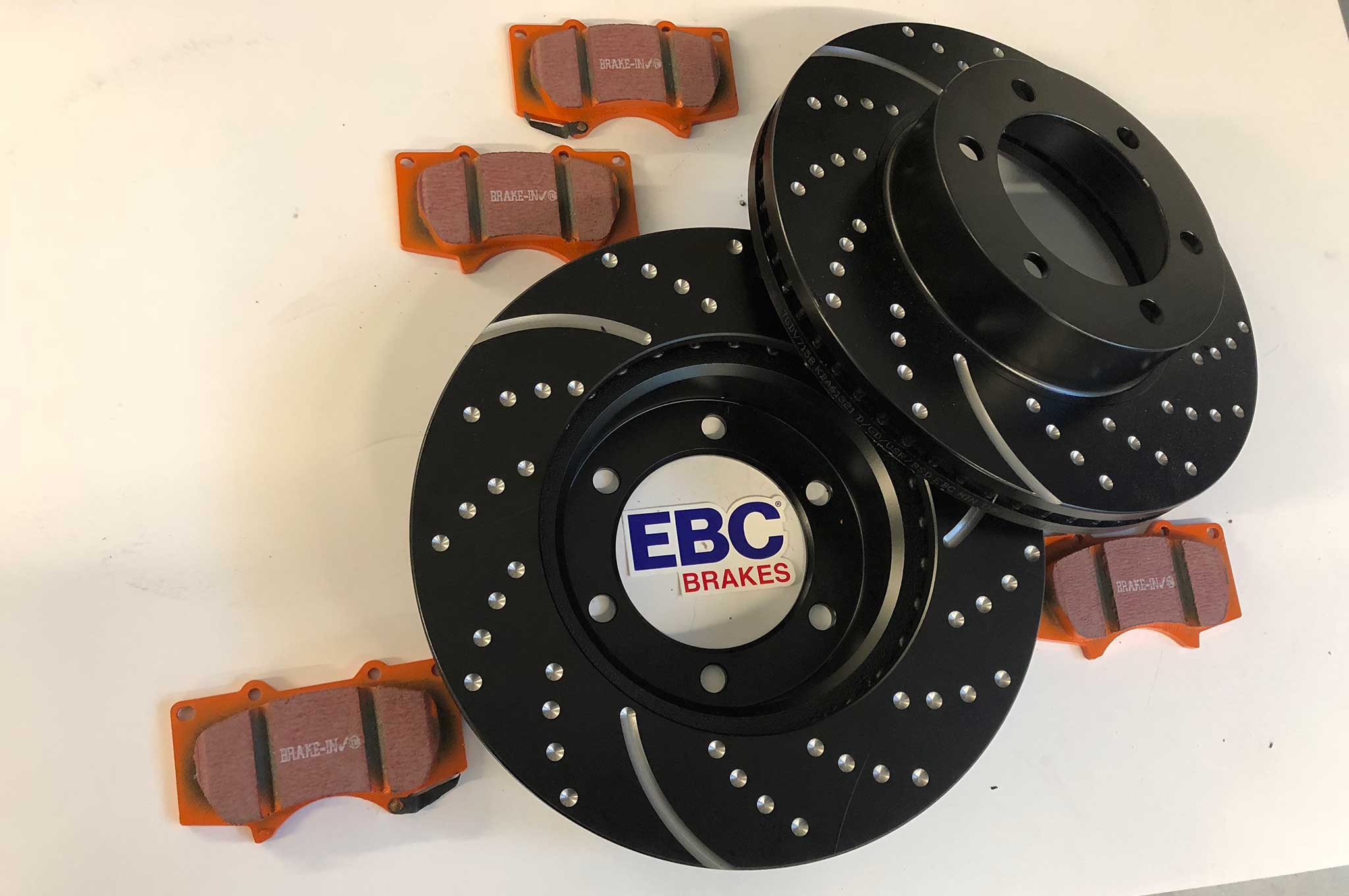 EBC B01 Bremsen Kit Vorne Beläge Scheiben für Kia Rio (DC) 