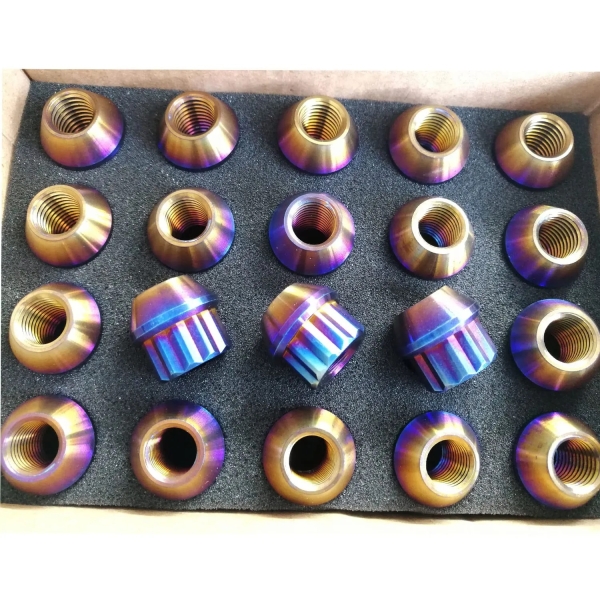 M14x1.5 Titan LugNuts 12PT Spline Kurz - Rison