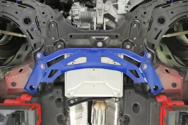 Hardrace Toyota Yaris GR Strebe für Achsträger Vorne