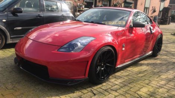 Nissan 350Z 02-06 Front Stoßstange Type NSM V2 Style FRP