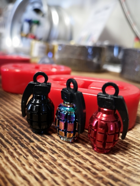 Anodized Granate Universal Valve Caps