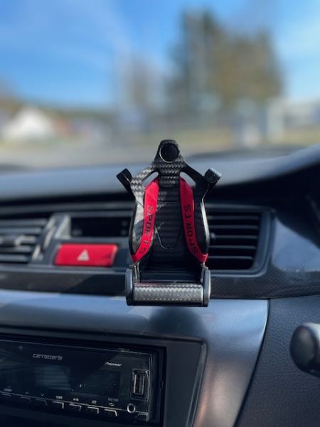 Handyhalter Sport Autositz Schwarz Mit Roten Gurten