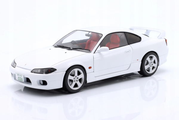 1/18 Nissan Silvia S15 Spec R Aero Aspen White 1999 - Solido