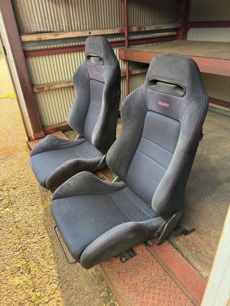 RECARO SR-3 EK9 DC2 Schwarze Recaro Sitze ABE mit Celica T23 Konsolen
