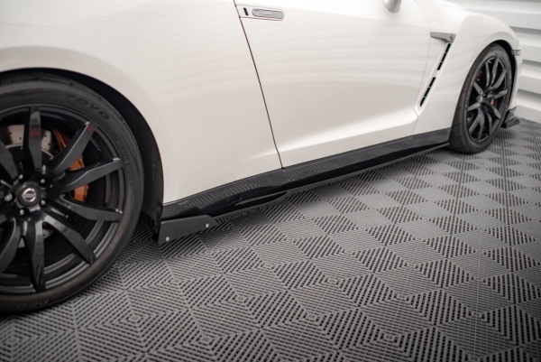 Maxton Nissan Skyline GTR R35 Facelift Side Skirts Cup Add On