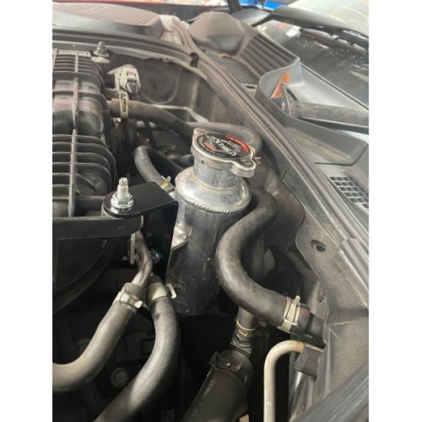 GKTech Nissan 350Z Z33 Bolt On Kühlung Swirl Pot Setup